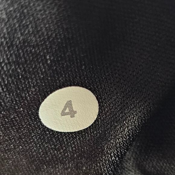 Lululemon Dance Studio Crop Pants 4 Black Athleisure Lightweight Athletic Gym - Picture 2 of 6